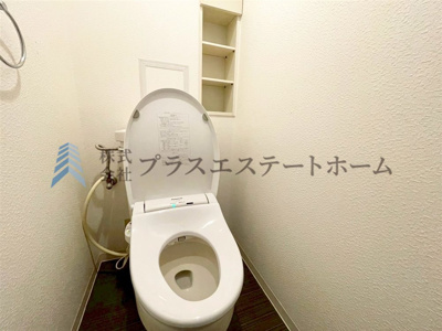 【その他】 | 岸里東パーク・ホームズ | 温水洗浄機付き暖房便座♪造りつけの棚があるも便利ですね♪