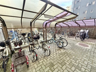 【その他】 | 岸里東パーク・ホームズ | 屋根付きで安心の駐輪場・バイク置場♪