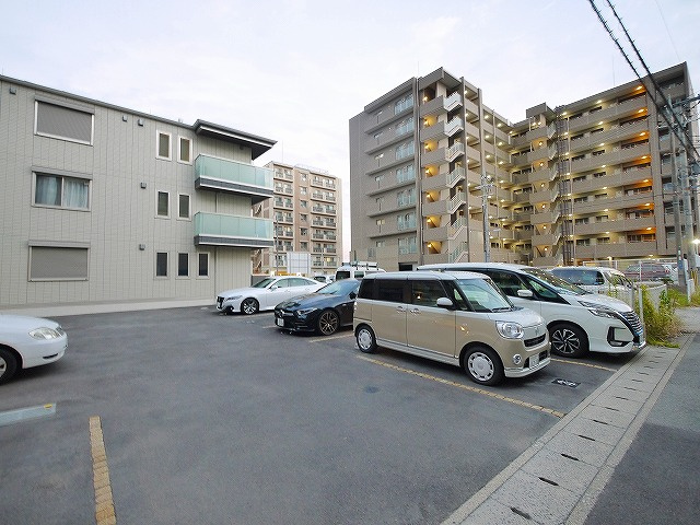 レクエルドの駐車場