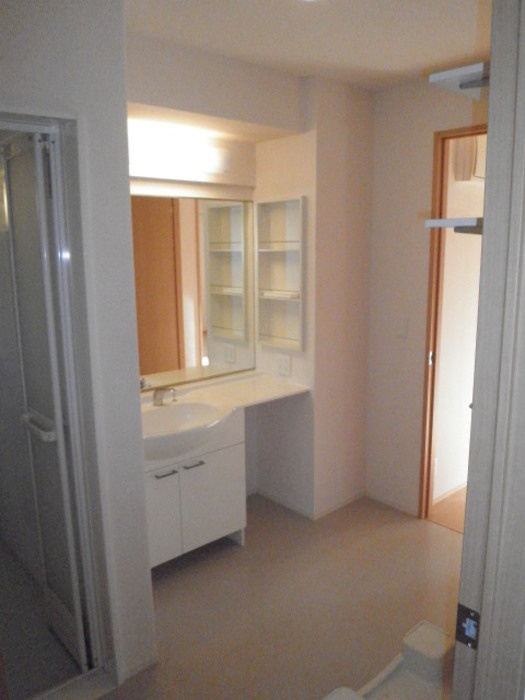 ペルーシェ B棟の洗面所|洗面所