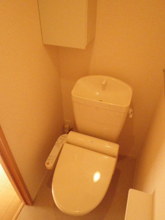 ペルーシェ B棟のトイレ|温水洗浄暖房便座