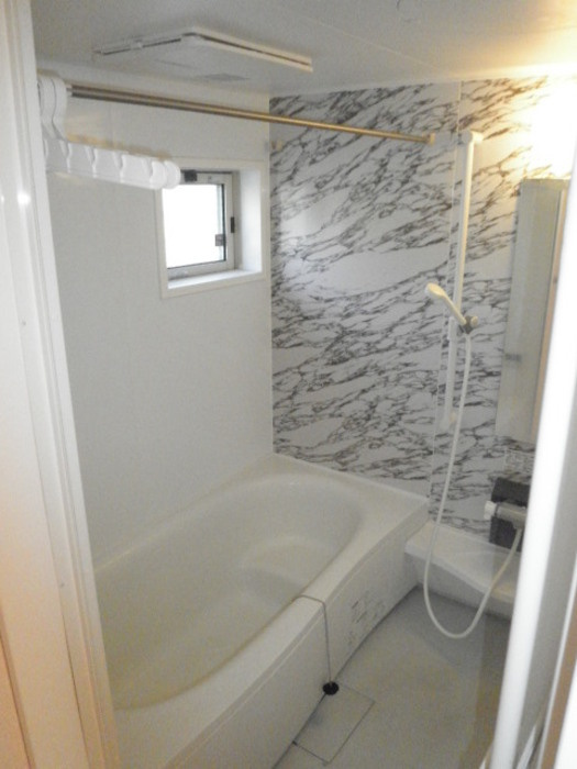 ペルーシェ B棟の浴室|お風呂