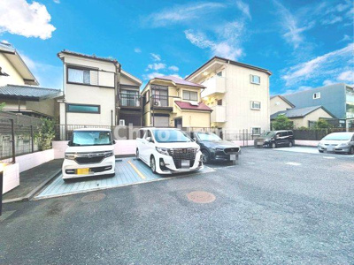 【駐車場】 | ルイシャトレ綾瀬 | 【敷地内駐車場】最新の空き状況や費用などの詳細は担当スタッフまでお問い合わせください。