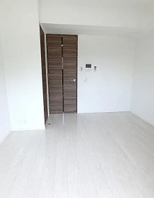 ルーエ本町の居間・リビング