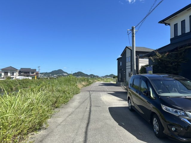 糸島市高田３丁目　売り土地【B号地】の周辺|全面道路です