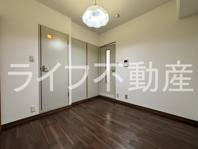 カーザ寿の寝室|開放的な寝室です