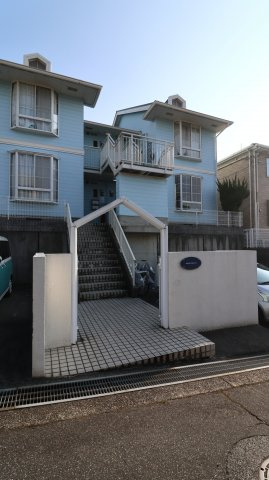 クイーンズコート東落合 C棟のエントランス