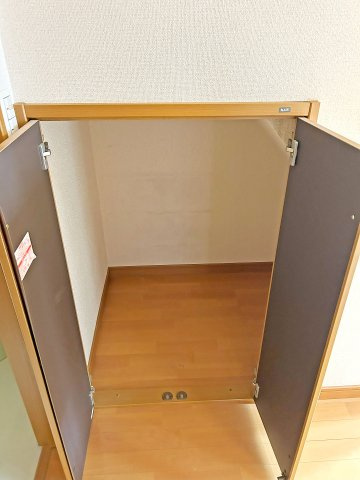 尼崎市水堂町2丁目中古戸建│2LDK+駐車1台可の収納|小物はもちろん、家電や家具なども収納できるスペースです。