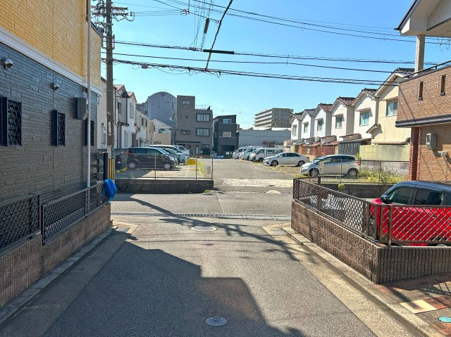 尼崎市水堂町2丁目中古戸建│2LDK+駐車1台可の前面道路含む現地写真|位置指定道路：東側私道4.6ｍです。
