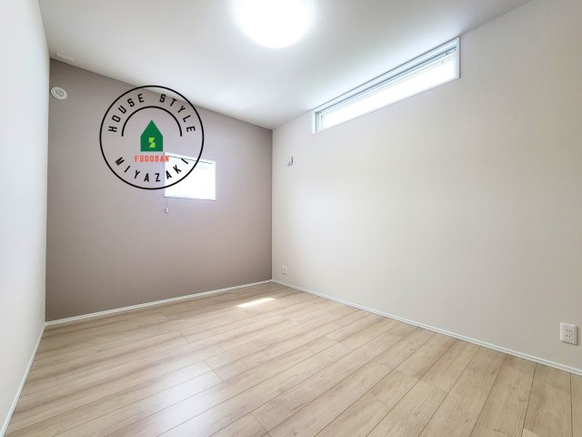 宮崎市島之内Ⅱ期（2号棟）の内観：施工例|主寝室には収納力に優れたクローゼットがありますので、お部屋もすっきり片付きます。