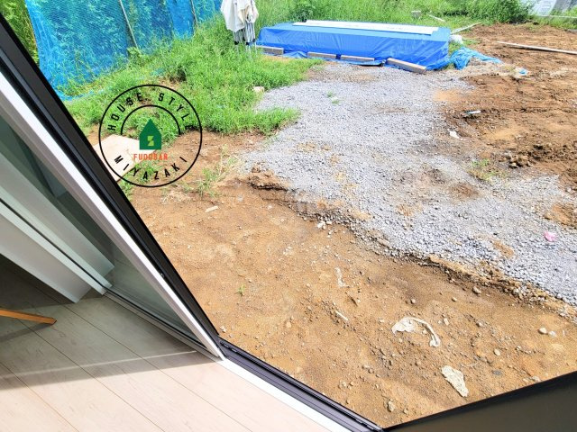 宮崎市島之内Ⅱ期（2号棟）の内観：施工例|風をしっかりと感じられるバルコニーでは、毎日が洗濯日和です。広々としているので洗濯も楽しくなるでしょうし、気分転換にバルコニーからの眺めを楽しむのもいいでしょう。