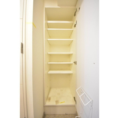 【内装】 | メインステージ小竹向原 | 明るい室内です