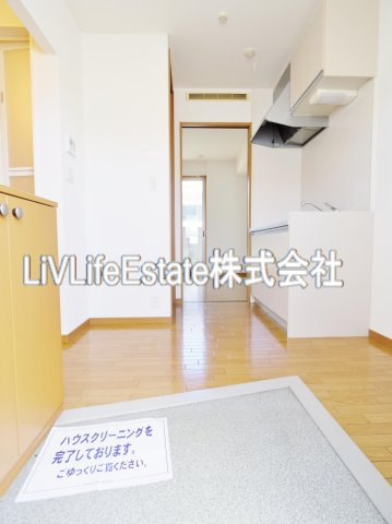 ドミール田無の玄関