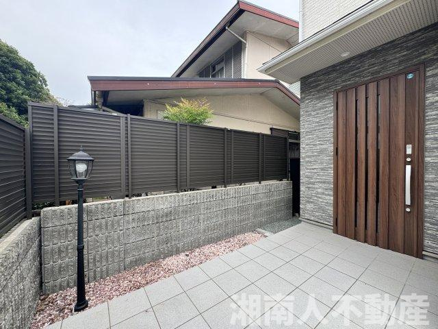 鎌倉市今泉台７丁目戸建ての玄関|ゆったりとした玄関です