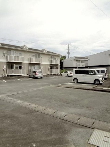 サンライズプラザＡの駐車場|駐車スペースもあります