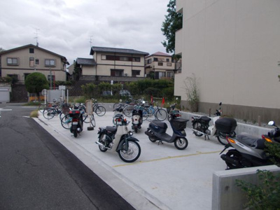 【その他共用部分】 | 公社千里山田A団地A6棟 | バイク置場