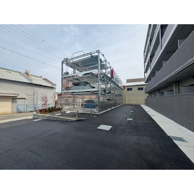 アドバンス神戸マーレの駐車場|カースペースがあります