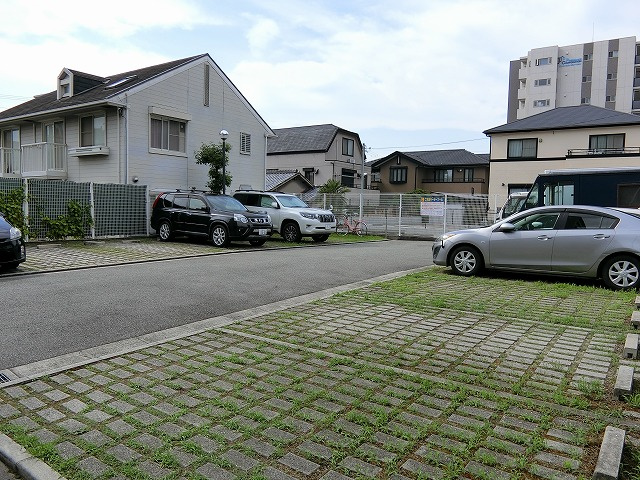 ドミトリオ仁王田の駐車場|駐車場があるので、車を買う予定の方も安心です