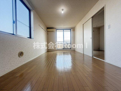 【居間・リビング】 | LifeArt・旭化成ヘーベルメゾンHEBEL HAUS | ゆったり過ごせる居間です
※反転タイプ