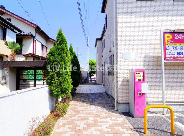 パインコート小平のエントランス