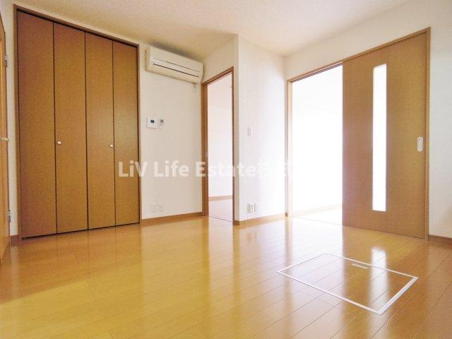 パインコート小平の居間・リビング