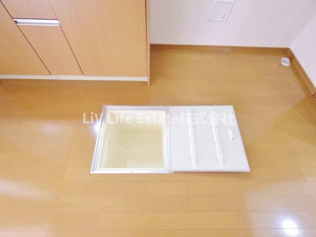 パインコート小平の収納