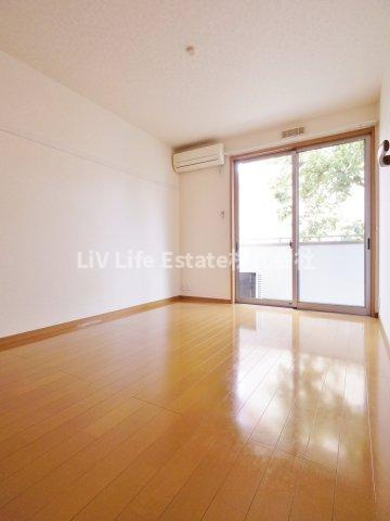 パインコート小平の寝室