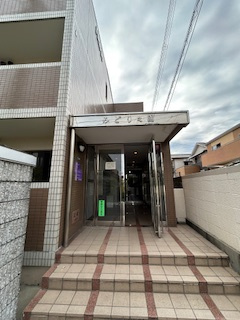 みどり之園のエントランス|清潔なエントランスです