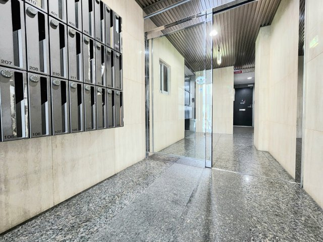 長居ロイヤルマンションのエントランス