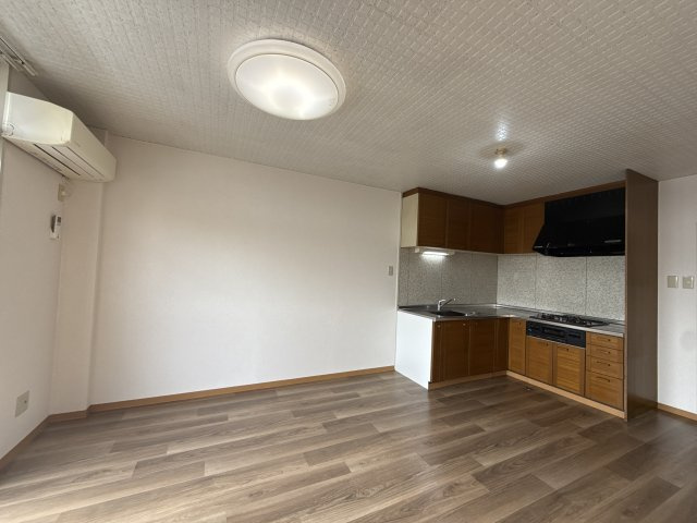 ルネシャルトＢの居間・リビング