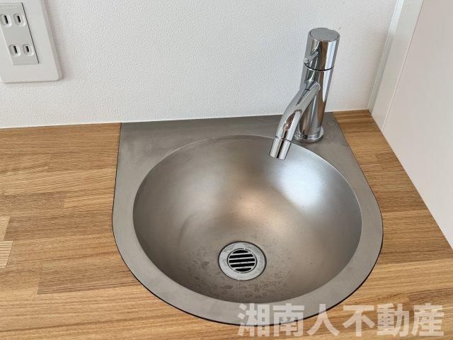 鎌倉市城廻３７４－２１戸建ての独立洗面台|独立洗面化粧台が付いています