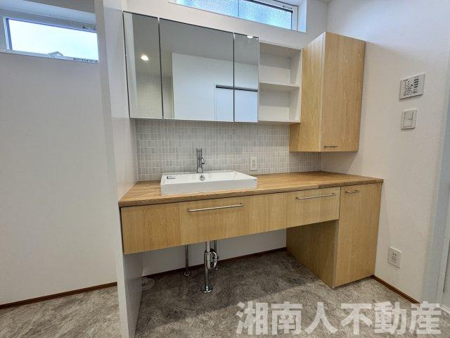 鎌倉市城廻３７４－２１戸建ての独立洗面台|朝の身支度には欠かせない独立洗面化粧台