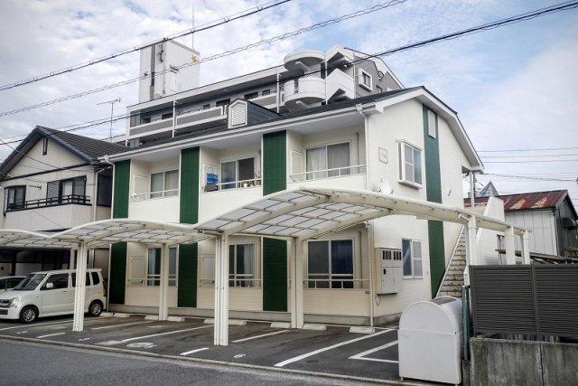 アピア松井の外観|アピア松井102号室 1K敷地内屋根付き駐車場空きあり