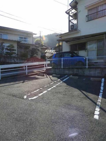 レジデンス　フリーデの駐車場|駐車場があります