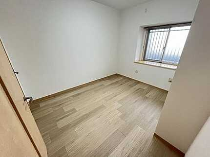 フローレンス吉島通りグランドアークの洋室