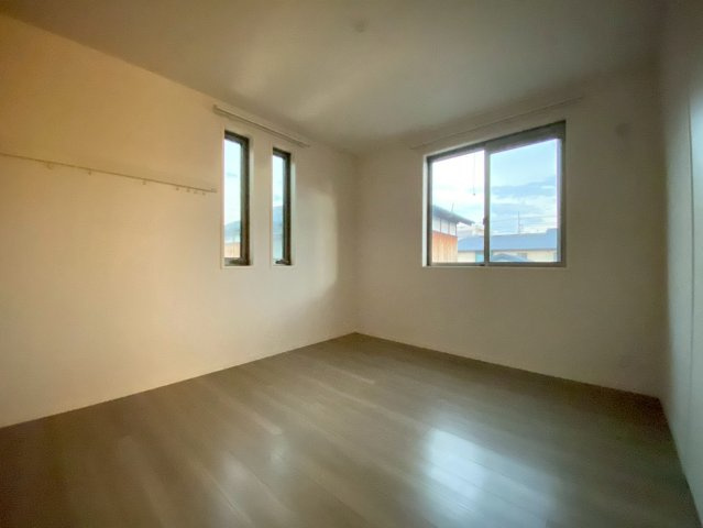 オークレストの洋室