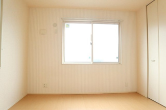 【洋室】 | Ｌｕｃｅｎｔｅ (ルチェンテ)