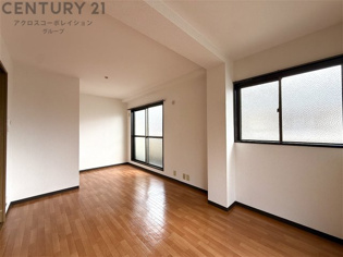 ライフシティサカイの居間