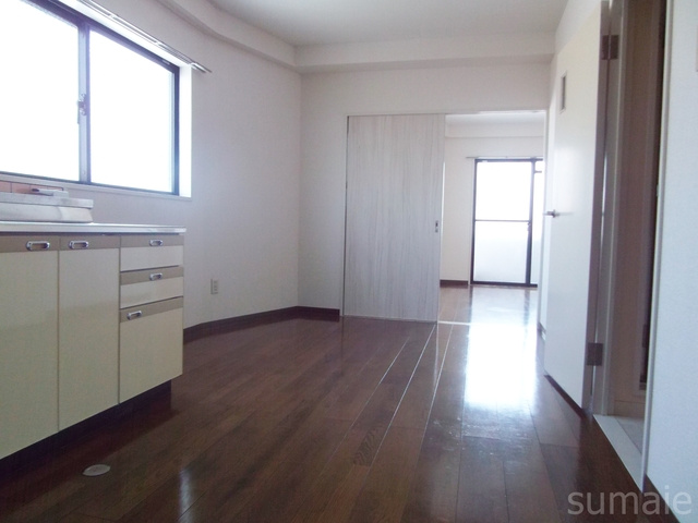 カーサシンセラーの居間・リビング|玄関からみたリビングです☆