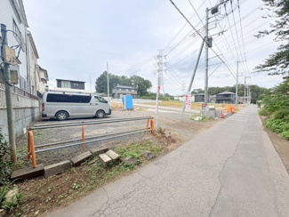 【前面道路含む現地写真】 | 狭山市入間川　建築条件なし売地　「狭山市駅」バス8分　敷地151坪　