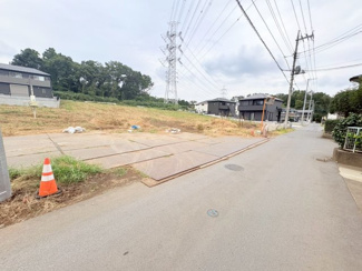 【前面道路含む現地写真】 | 狭山市入間川　建築条件なし売地　「狭山市駅」バス8分　敷地151坪　