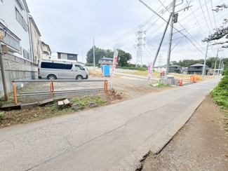 【前面道路含む現地写真】 | 狭山市入間川　建築条件なし売地　「狭山市駅」バス8分　敷地151坪　