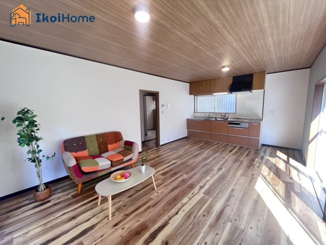 神戸市西区今寺　中古戸建の居間・リビング|【ホームページに現地動画掲載中】●年中無休：当日予約可●長方形で家具の設置がしやすいです！