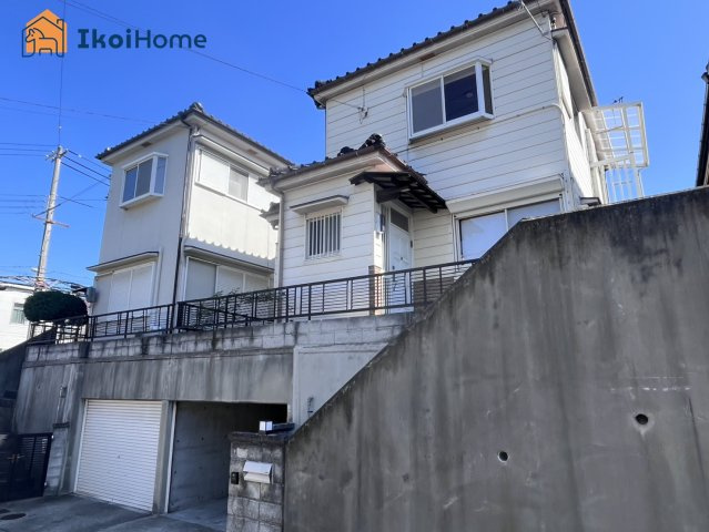 神戸市西区今寺　中古戸建のエントランス|【ホームページに現地動画掲載中】●年中無休：当日予約可●毎月５組限定！人気オプション３点１万円で取付