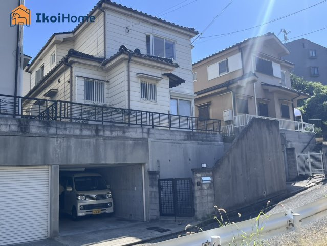 神戸市西区今寺　中古戸建の駐車場|【ホームページに現地動画掲載中】●年中無休：当日予約可●駐車スペース1台！嬉しい車庫付き♪