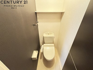 収納棚あり・温水洗浄便座付き