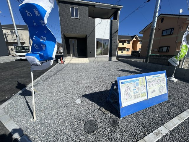新築　桐生市相生町第17　クレイドルガーデン　5号棟の駐車場|現地写真　駐車スペースは並列3台分可能です！
