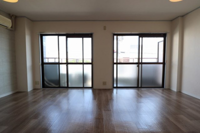 【居間・リビング】 | グレイスガーデン新森2号館