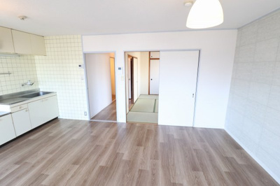 【居間・リビング】 | グレイスガーデン新森2号館