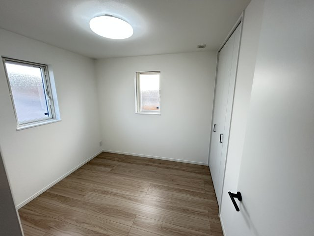 神戸市西区学園東町7丁目新築戸建２号地の洋室